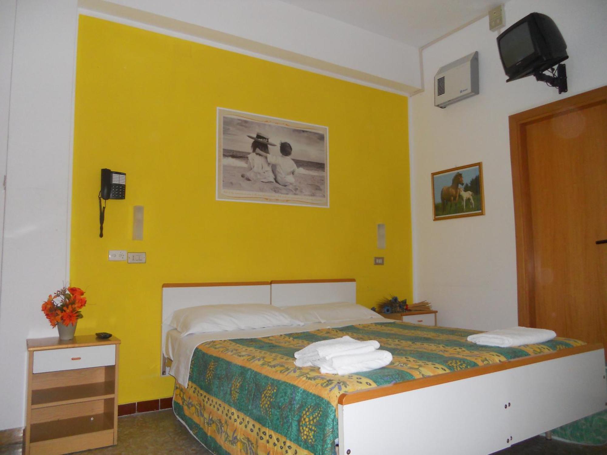 Hotel Pigalle Rimini Dış mekan fotoğraf