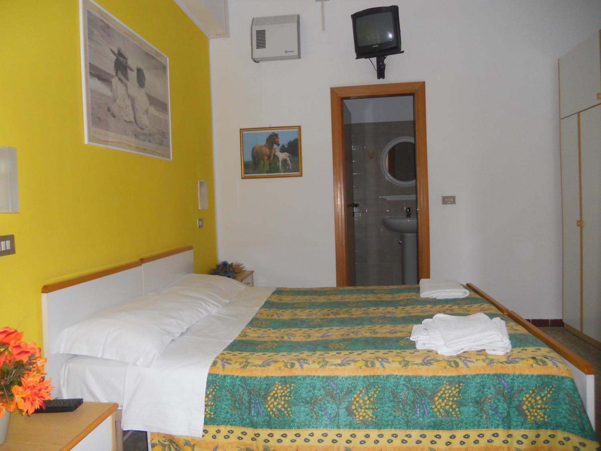 Hotel Pigalle Rimini Dış mekan fotoğraf