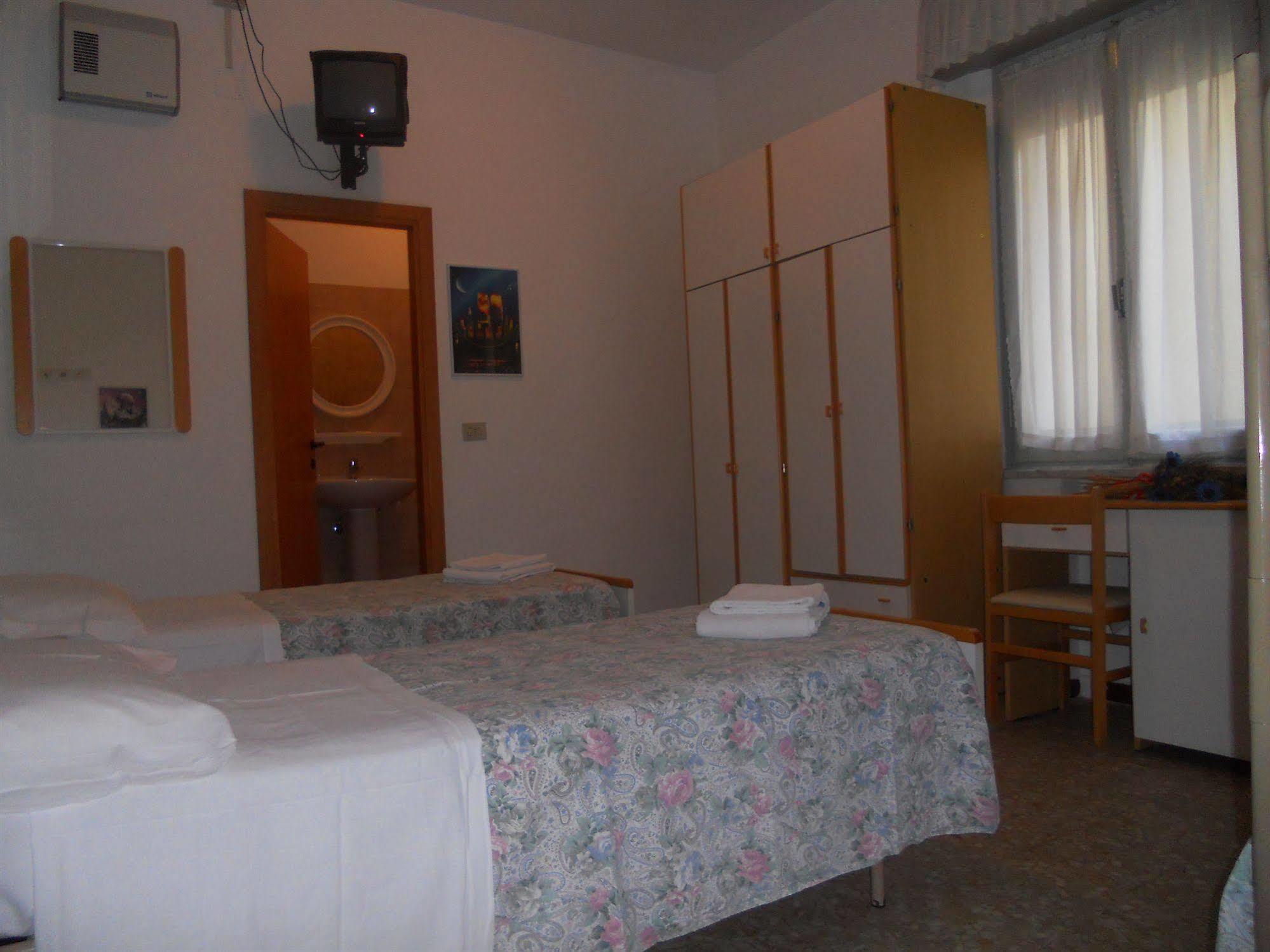 Hotel Pigalle Rimini Dış mekan fotoğraf