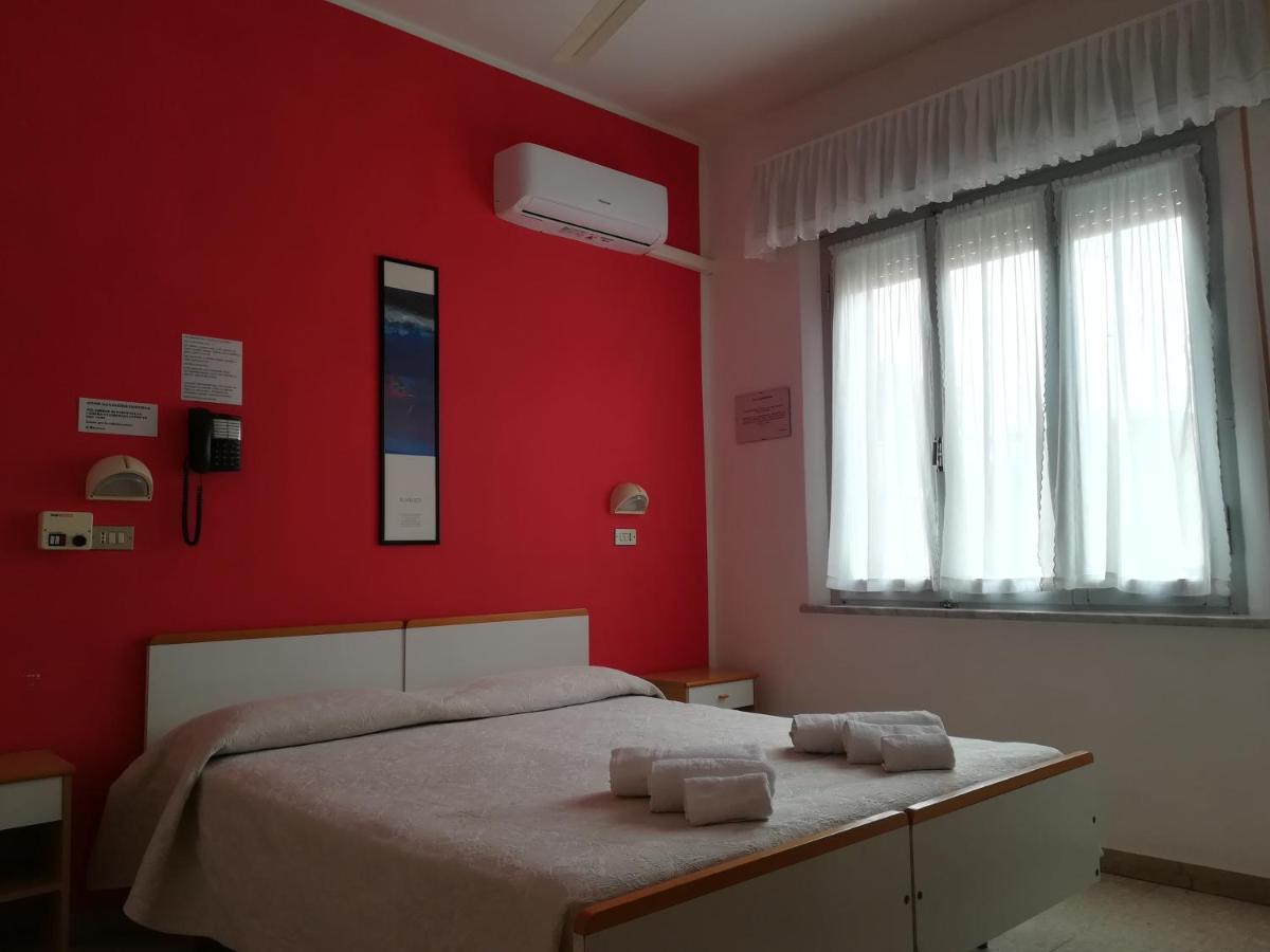 Hotel Pigalle Rimini Dış mekan fotoğraf