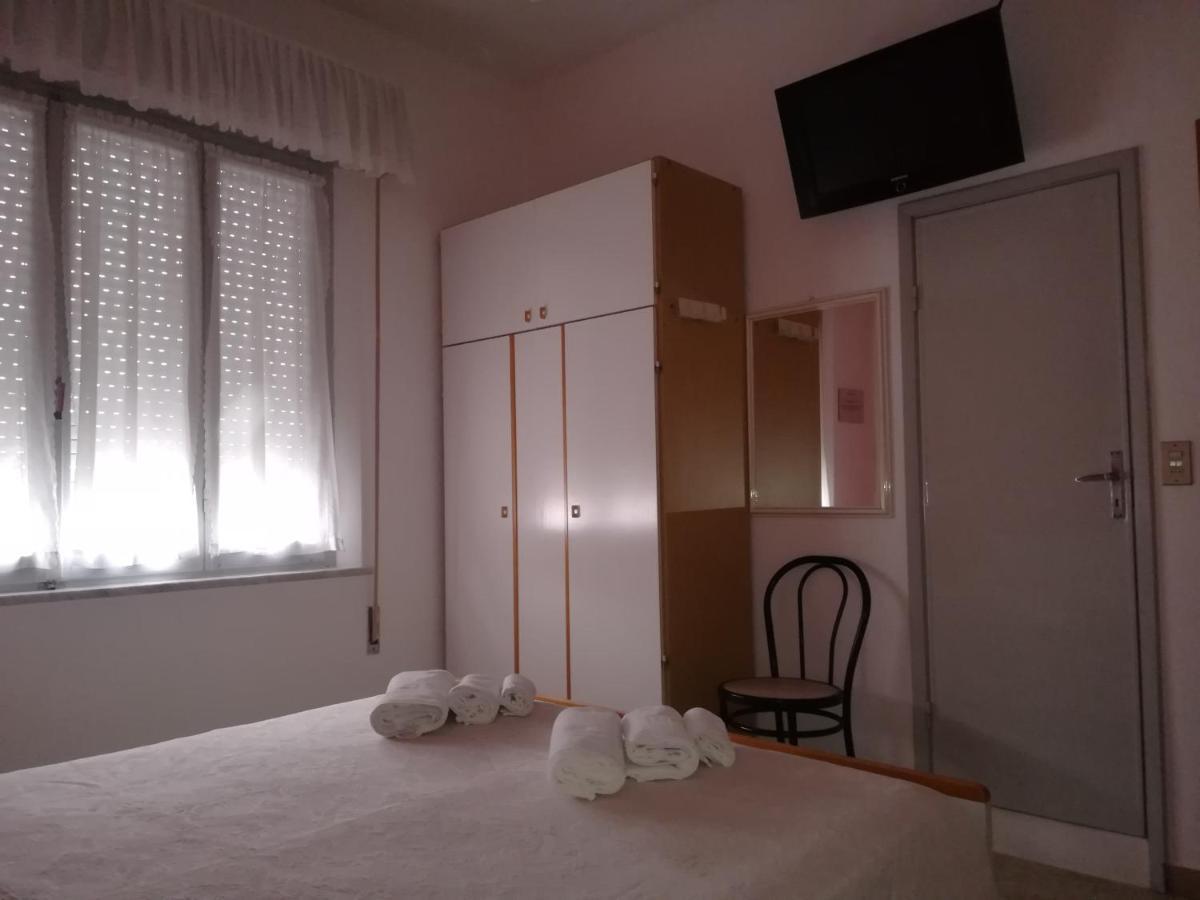 Hotel Pigalle Rimini Dış mekan fotoğraf