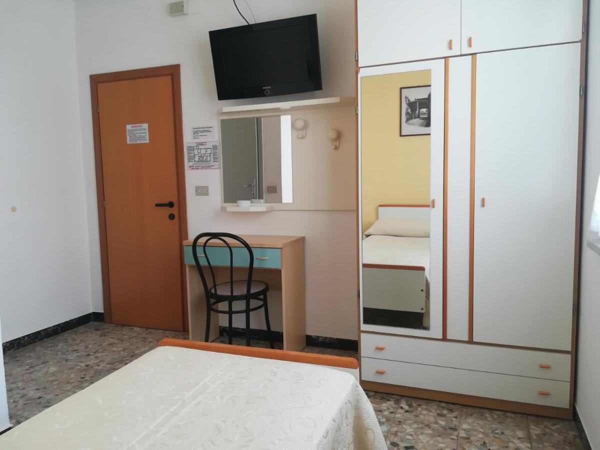 Hotel Pigalle Rimini Dış mekan fotoğraf